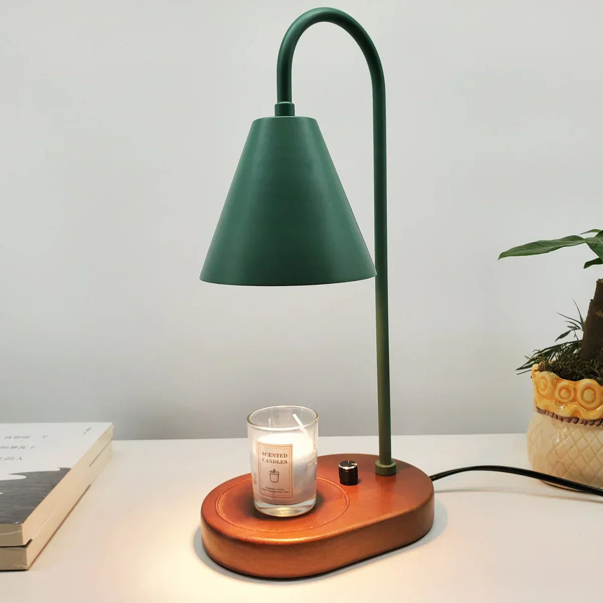 GlowHaven candle warmer lamp with the two included replacement bulbs